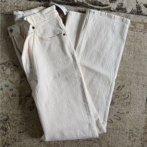 Abercrombie Ultra High Rise 90s Straight Jean, 26R.